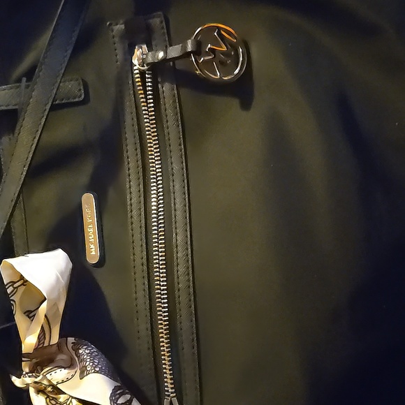 Michael Kors nylon tote bag in black with gold tone hardware - Picture 7 of 7